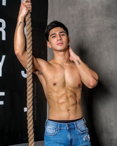 albie casino bulge